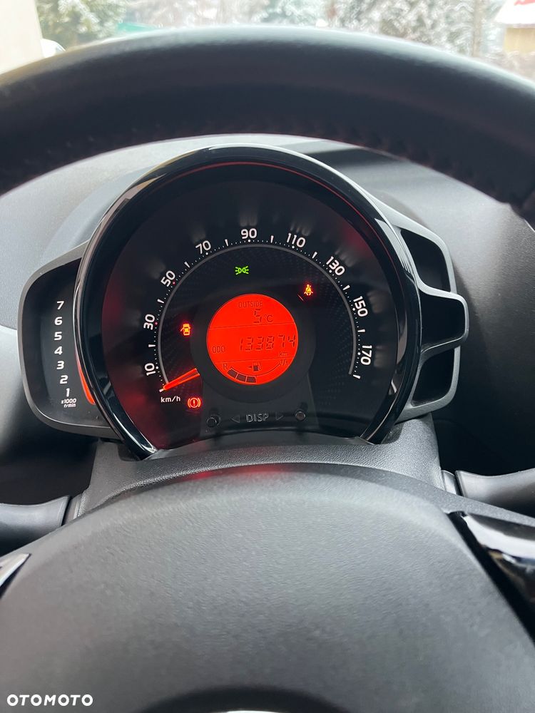 Toyota Aygo x-play connect - 14