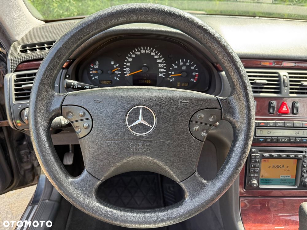 Mercedes-Benz Klasa E - 17