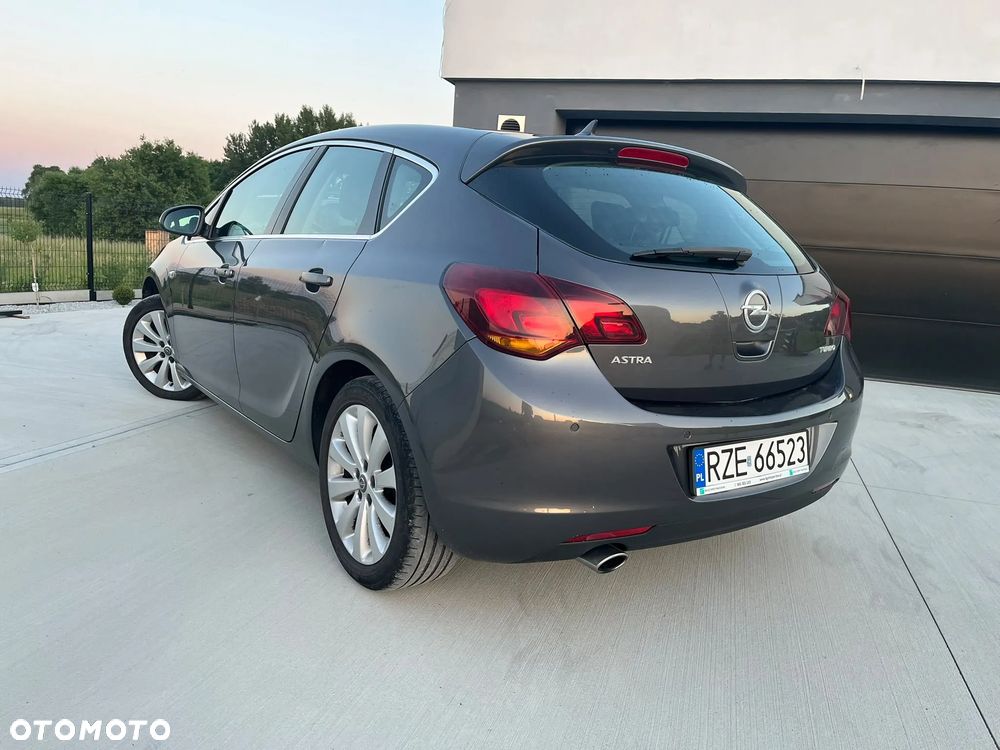 Opel Astra 1.4 T Cosmo - 12