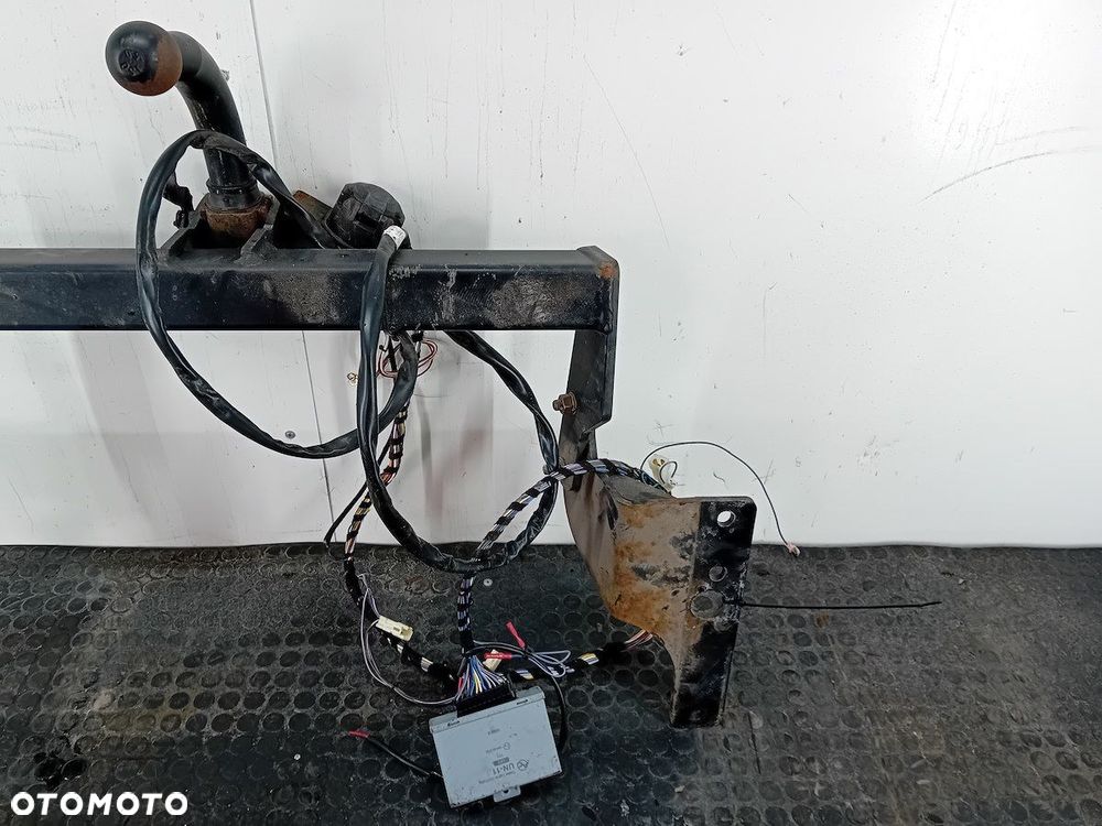 HAK HOLOWNICZY TOYOTA AVENSIS III T27 KOMBI - 2