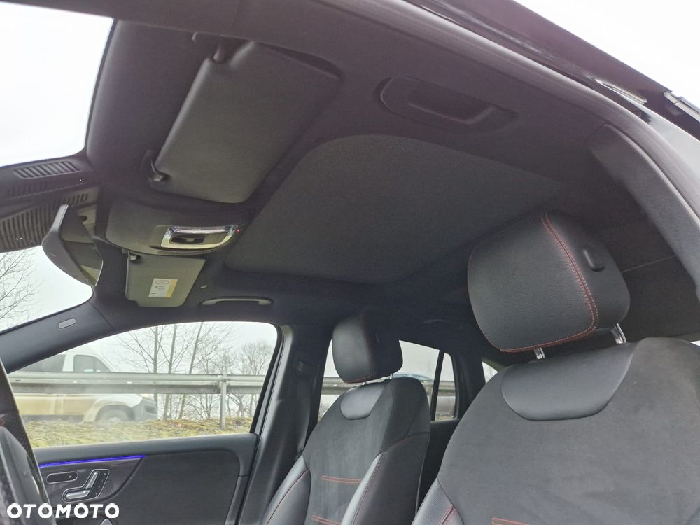 Mercedes-Benz GLA - 31