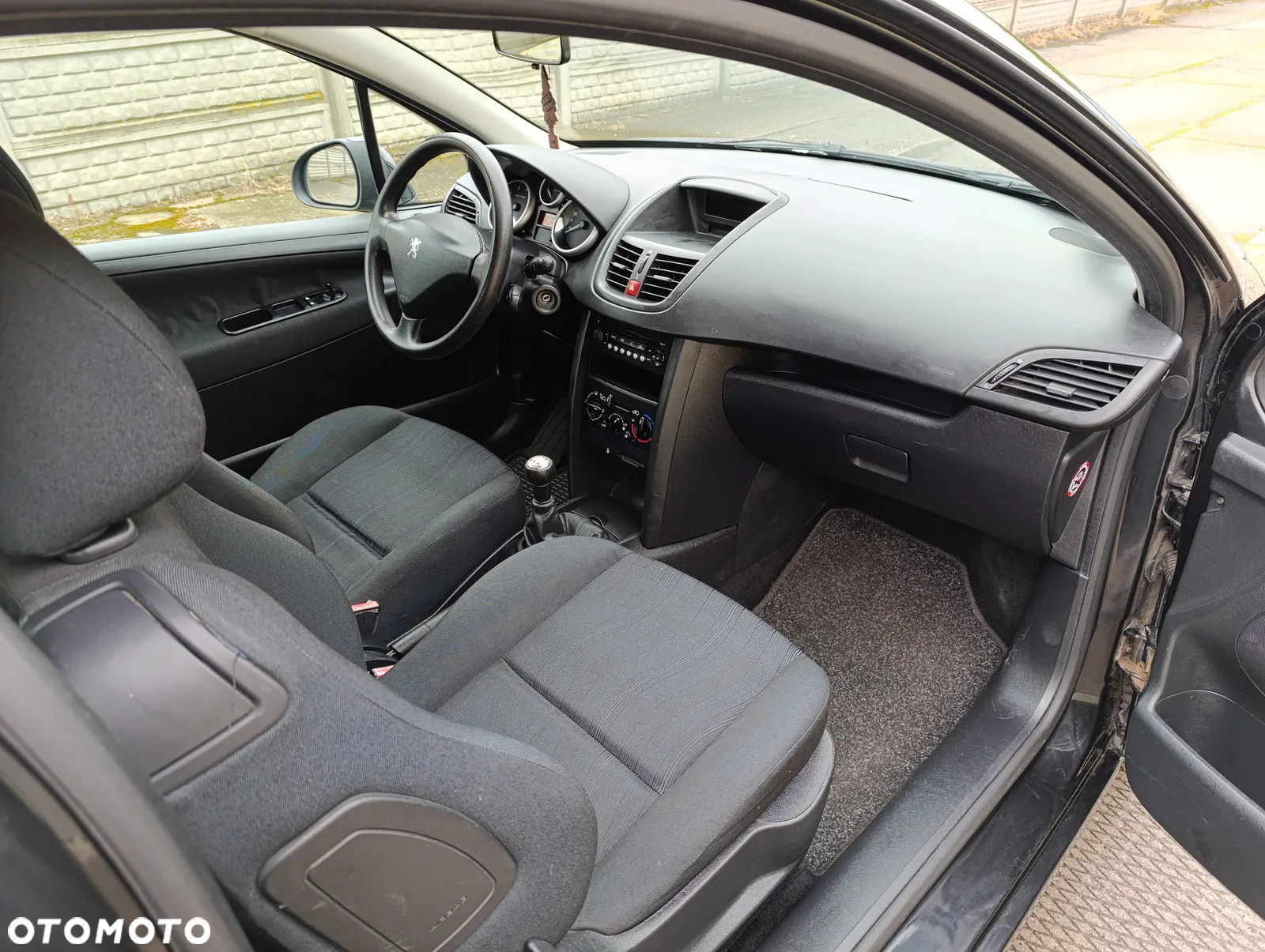Peugeot 207 - 22