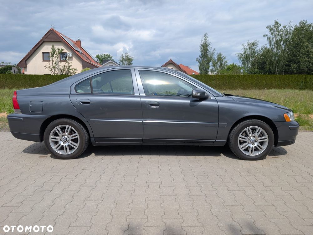 Volvo S60 2.4D Momentum - 5