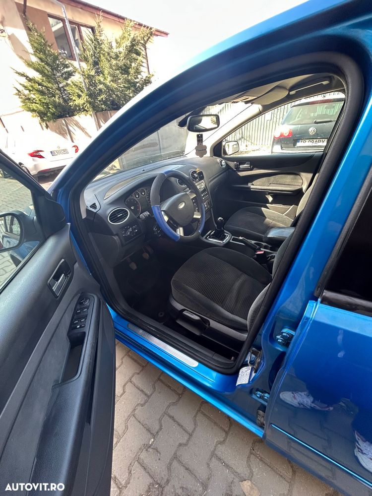 Ford Focus 1.6 Ti-VCT Ghia - 8