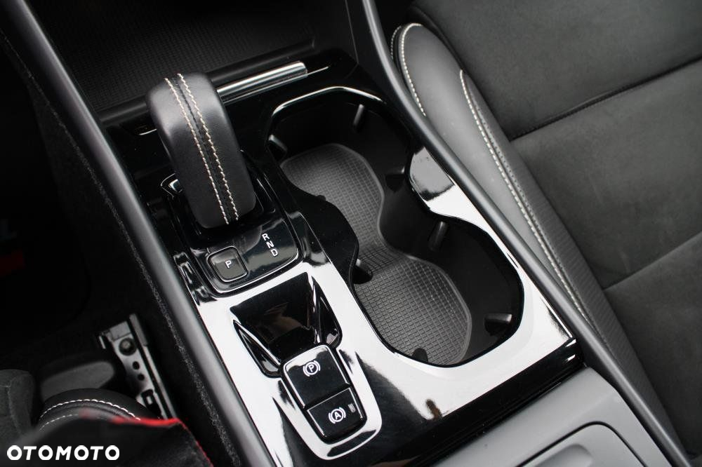 Volvo XC 40 - 22