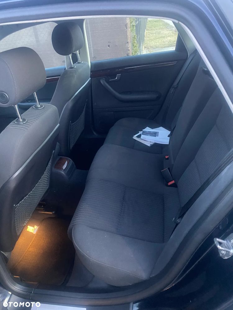 Audi A4 Limousine - 14