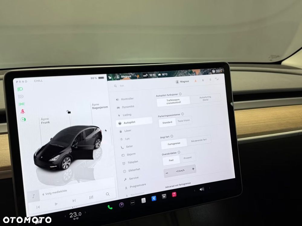 Tesla Model Y Long Range Dual Motor AWD - 13