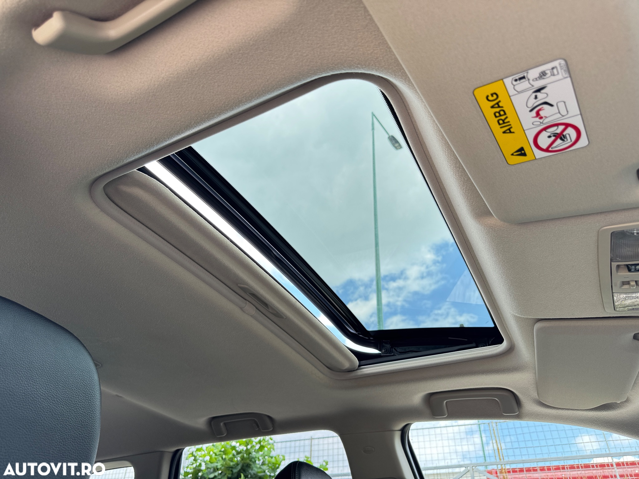 Mitsubishi Outlander 2.0 4WD Plug-In Hybrid - 30
