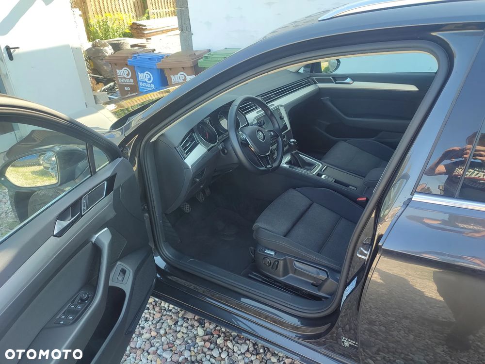 Volkswagen Passat 2.0 TDI (BlueMotion Technology) Highline - 17