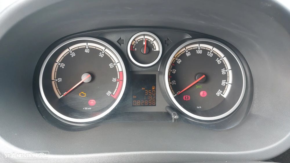 Opel Corsa 1.4 16V Edition - 9