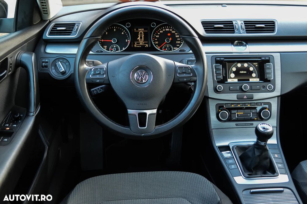 Volkswagen Passat 2.0 Blue TDI SCR Comfortline - 26