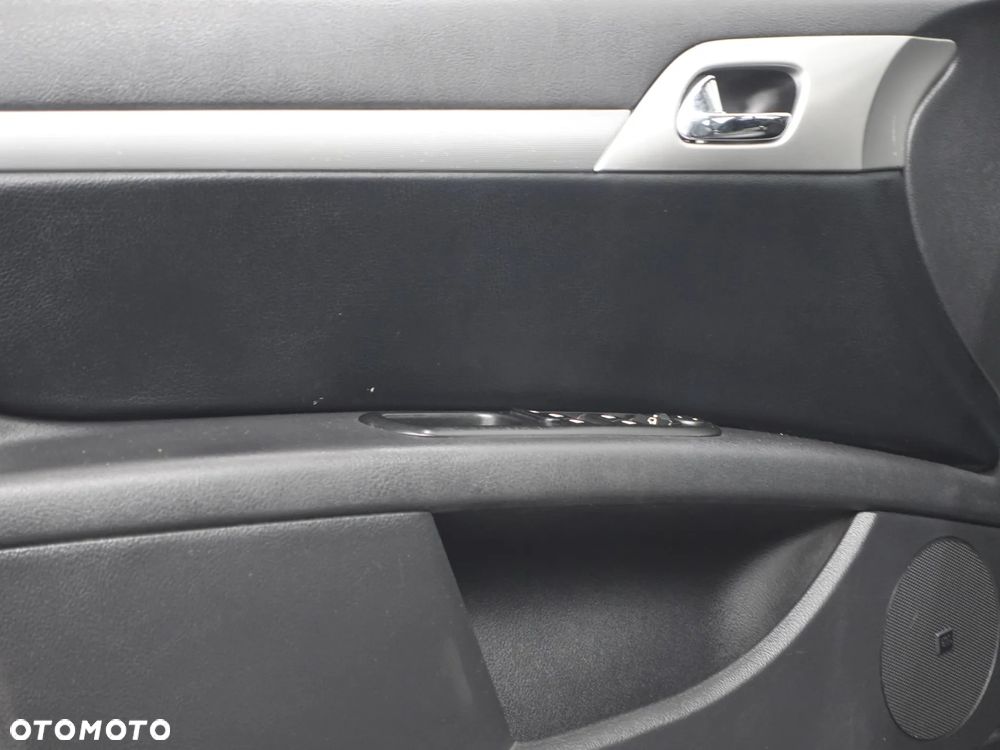 Peugeot 407 - 17