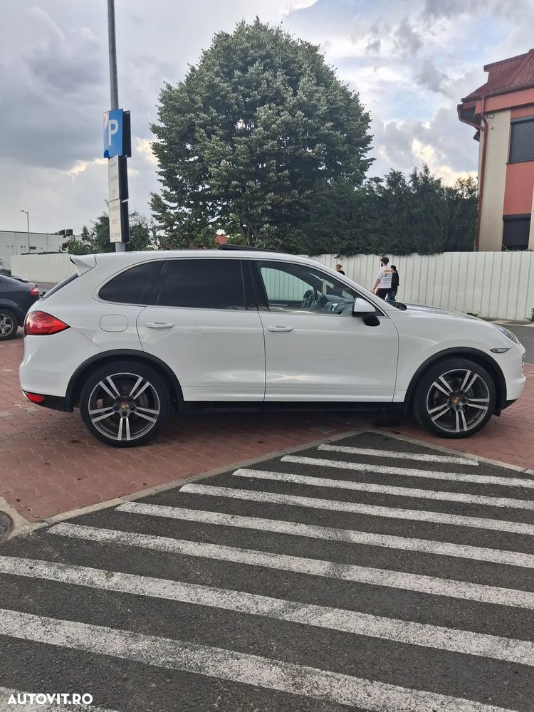 Porsche Cayenne - 6