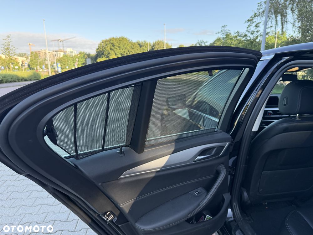 BMW Seria 5 530i xDrive - 17