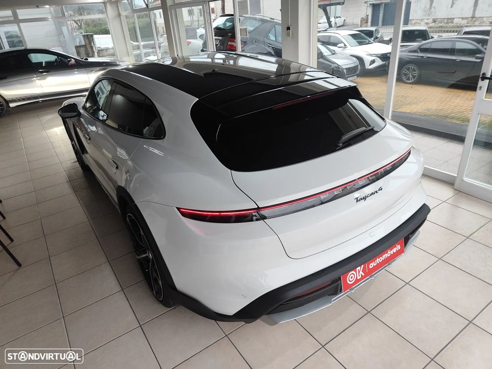 Porsche Taycan Cross Turismo 4 - 8