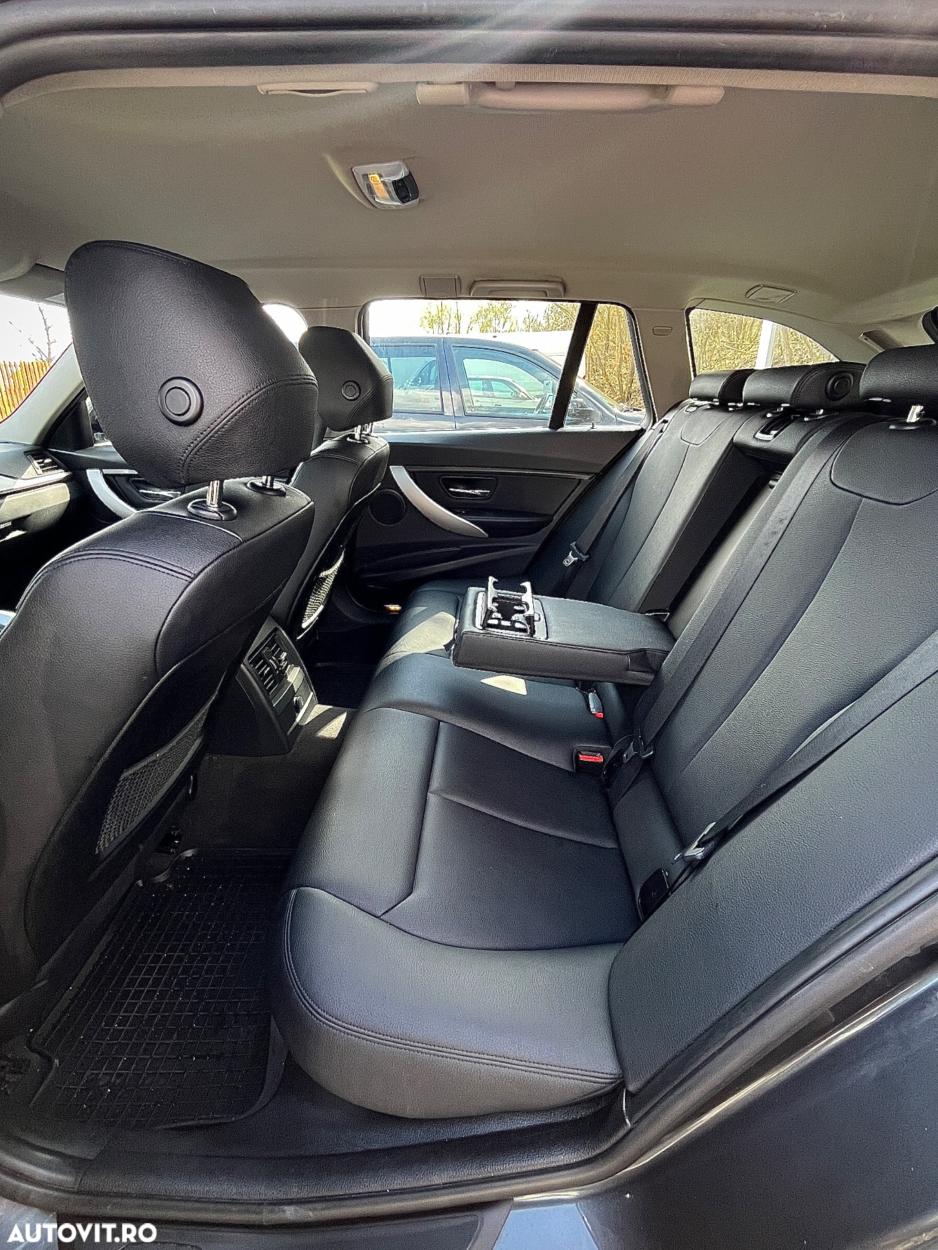 BMW Seria 3 318d - 9