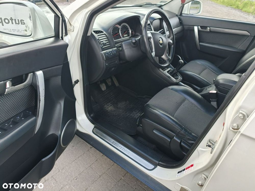 Chevrolet Captiva - 23