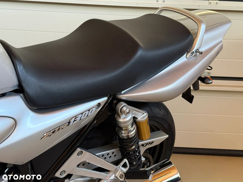 Yamaha XJR - 12