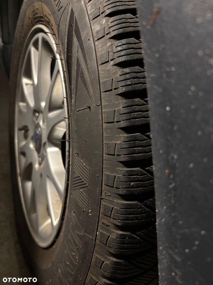 Volvo XC 70 AWD Momentum - 11