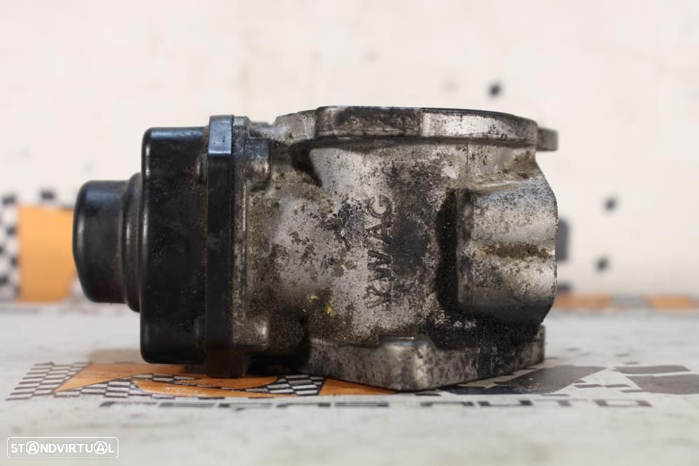 Borboleta De Admissão Volkswagen Golf Vi (5K1)  03L131501e / 10592645 - 3