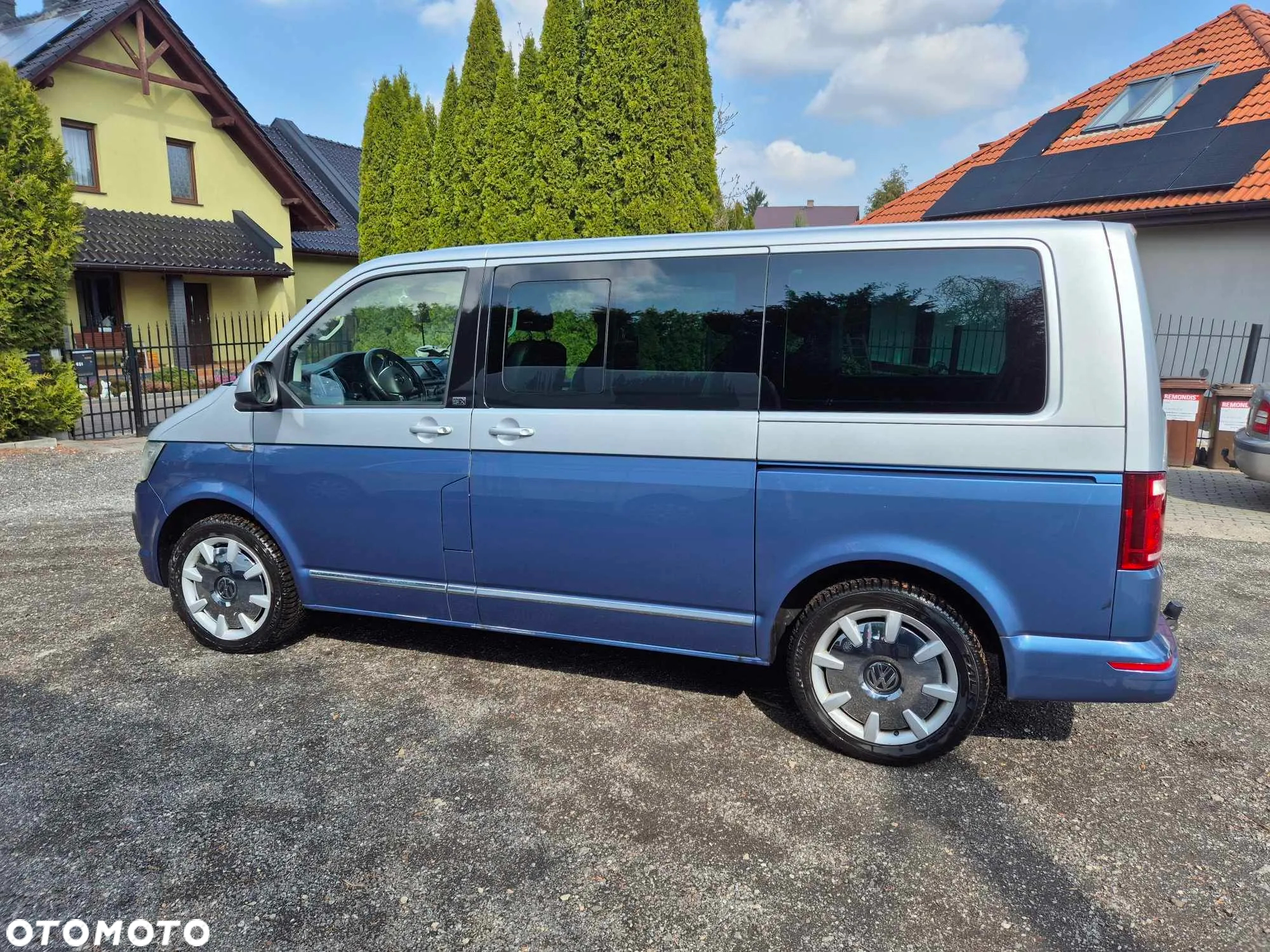 Volkswagen Multivan - 2