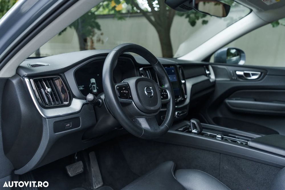 Volvo XC 60 B4 D Plus Bright - 32