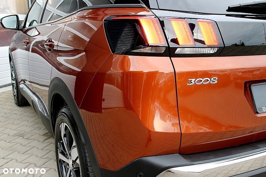 Peugeot 3008 1.2 PureTech Allure S&S EAT8 - 21
