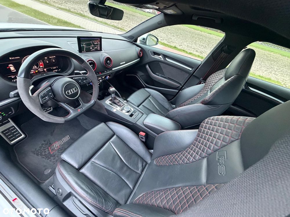 Audi RS Q3 Sportback - 12