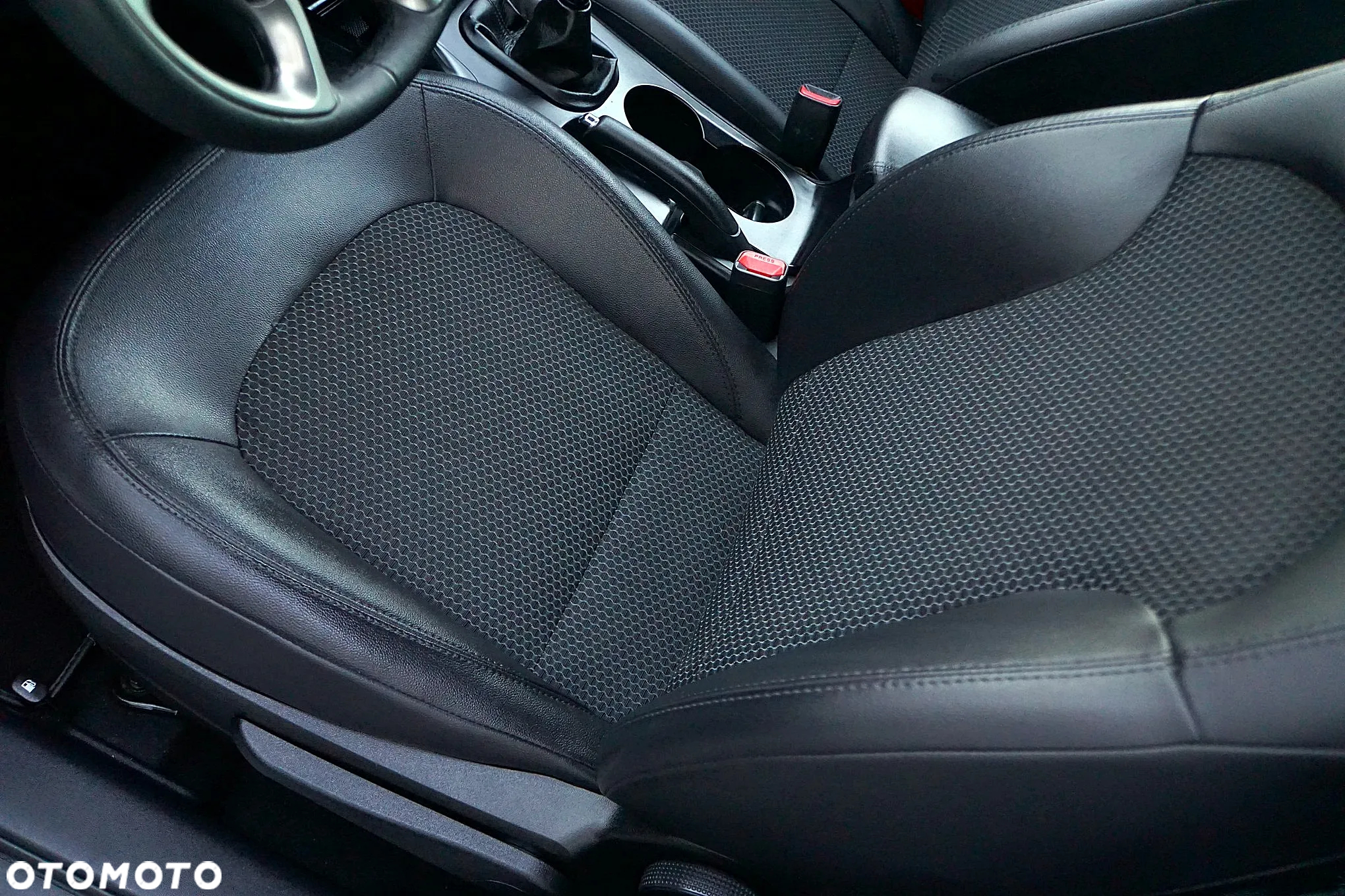 Hyundai ix35 1.6 2WD Fifa World Cup Edition - 22