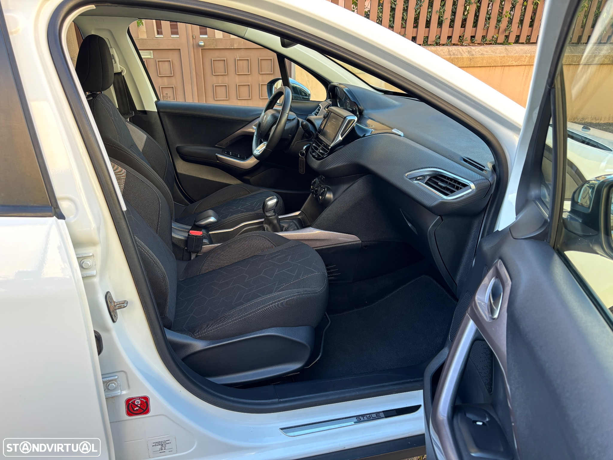 Peugeot 2008 1.2 PureTech Style - 10