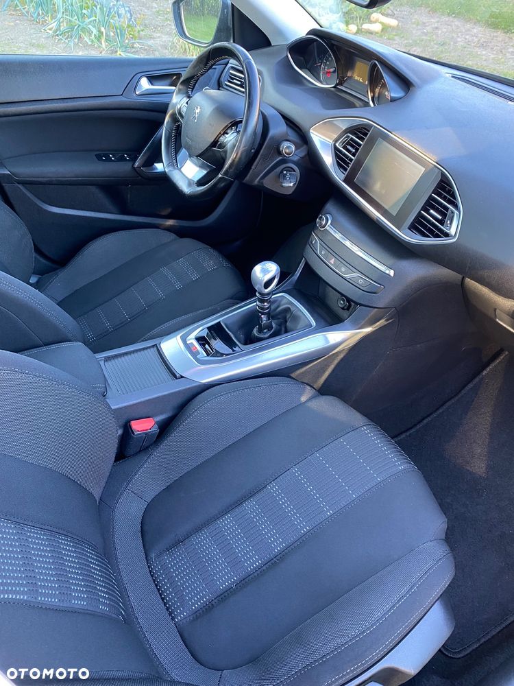 Peugeot 308 PureTech 130 Stop & Start Style - 11