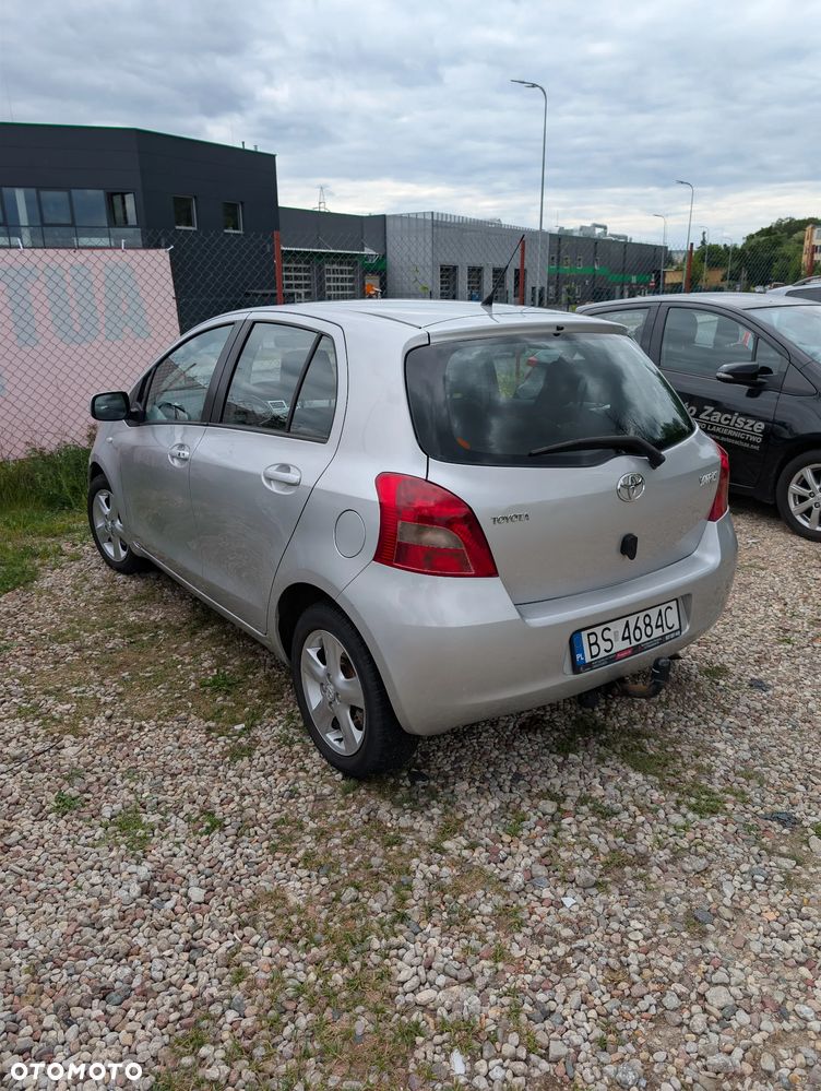 Toyota Yaris 1.3 Sol - 8