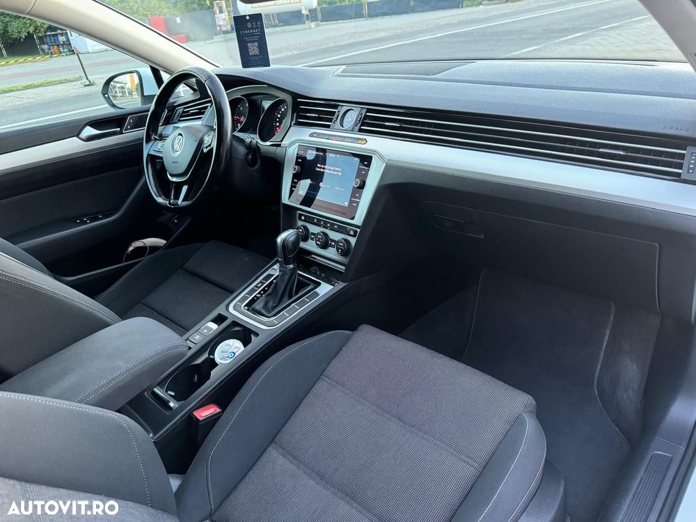 Volkswagen Passat 1.6 TDI SCR DSG - 3