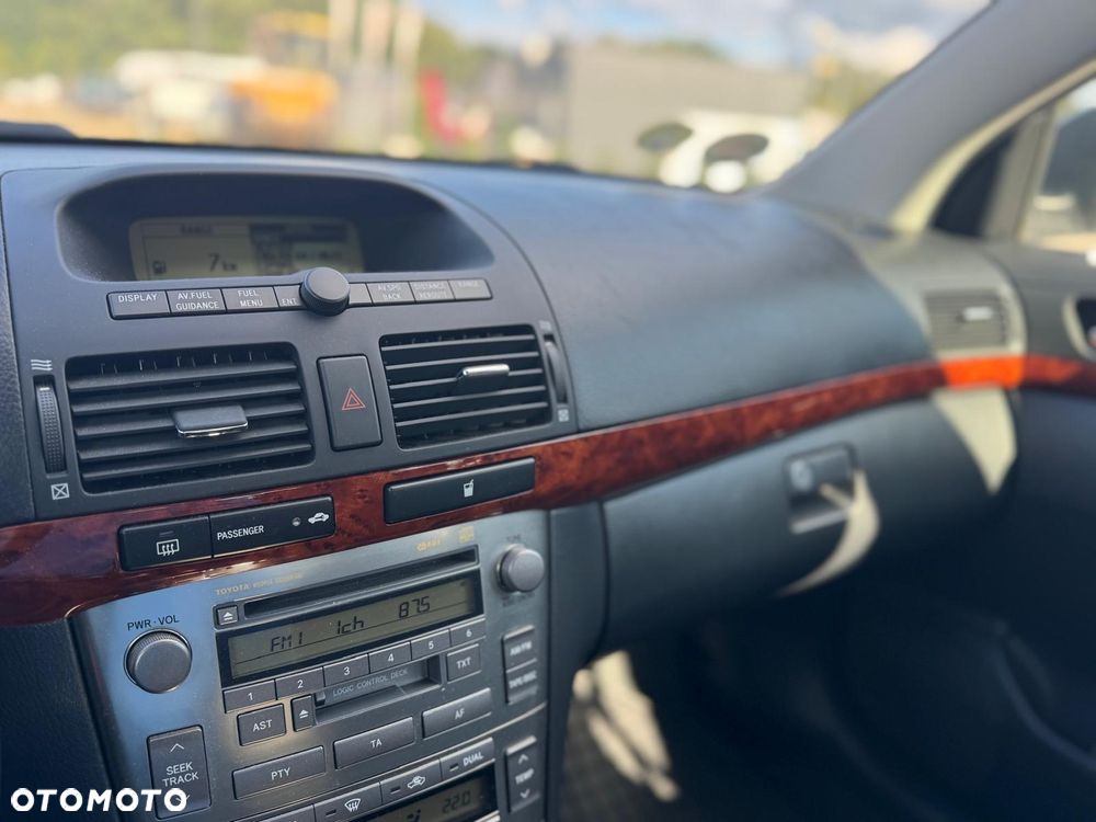 Toyota Avensis - 17