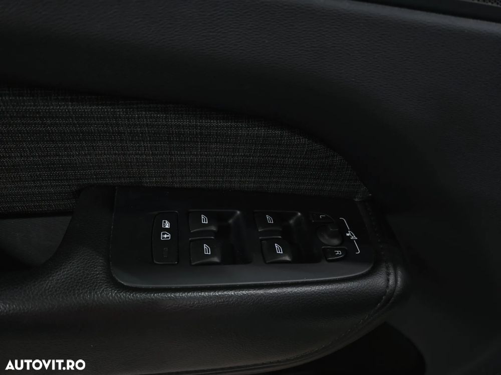 Volvo XC 60 B4 D AWD Core - 25