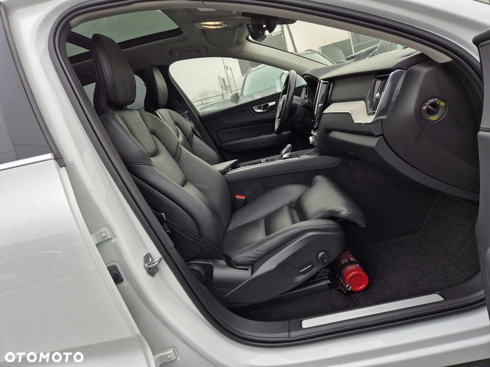 Volvo XC 60 T6 Plug-In Hybrid AWD Inscription - 7