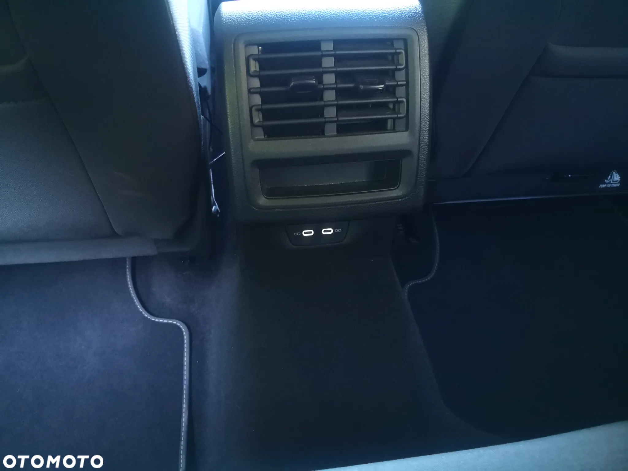 Volkswagen Golf Variant 2.0 TDI SCR DSG Life - 20