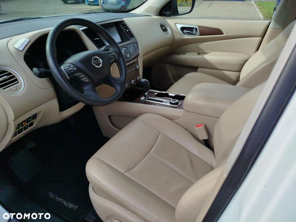 Nissan Pathfinder - 9
