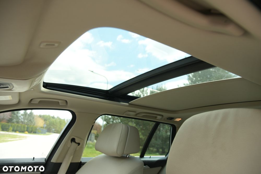 BMW Seria 5 525d - 36