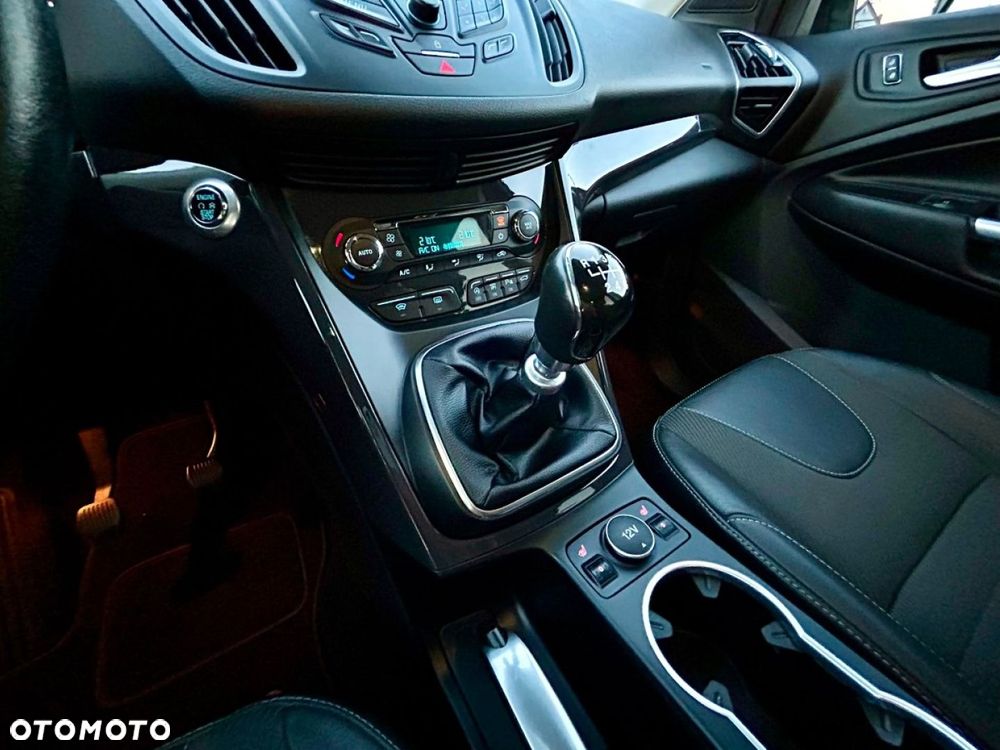 Ford Kuga - 27