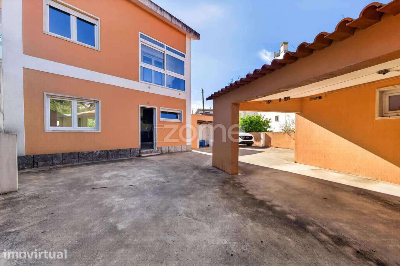 Moradia T5 em Agualva-Cacém – Lote de 432 m²