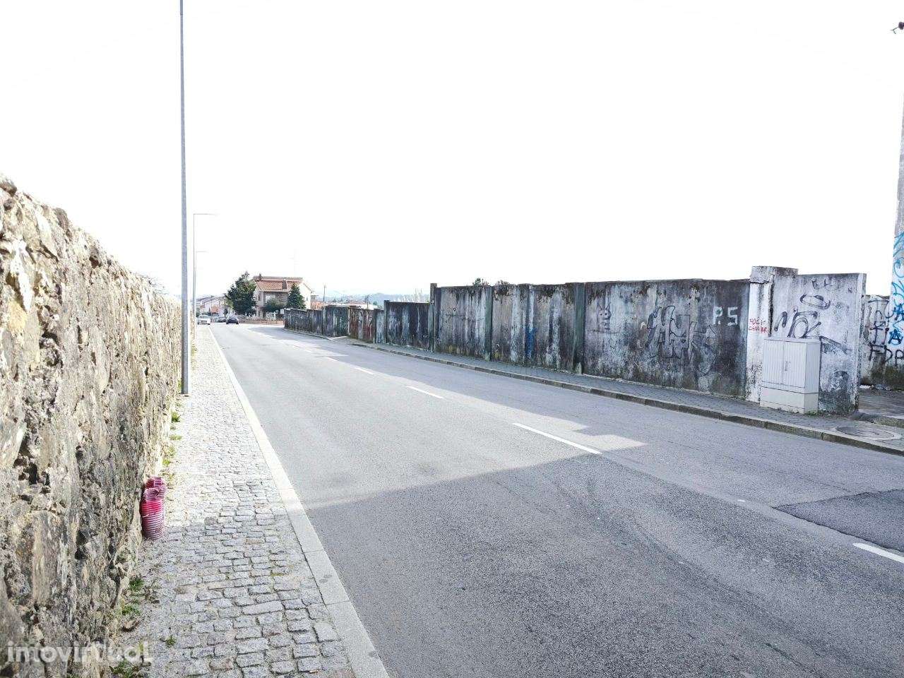 Terreno c/2 frentes - Para construção - Com 8.487m2 - Ao Hospital S... - Grande imagem: 4/10