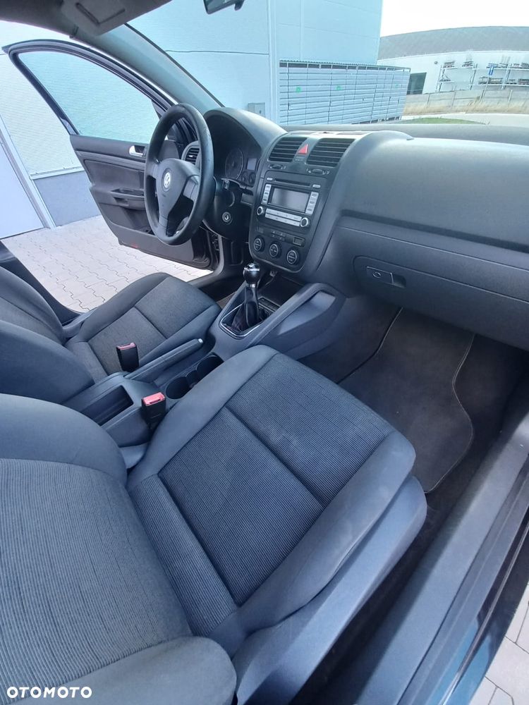 Volkswagen Golf - 31