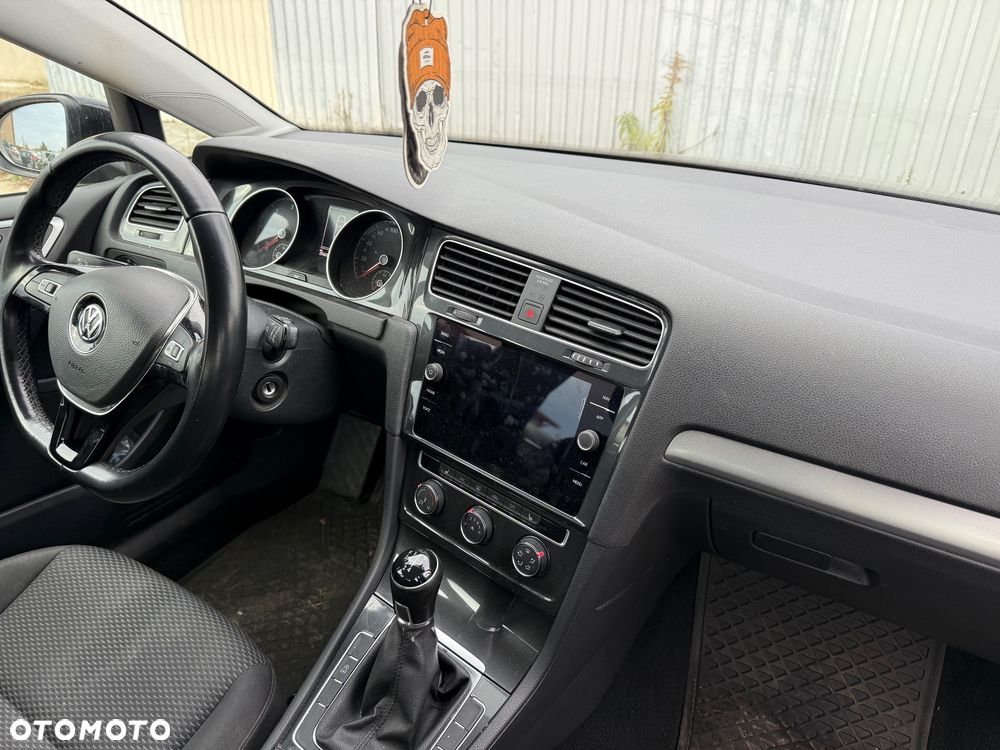 Volkswagen Golf - 11