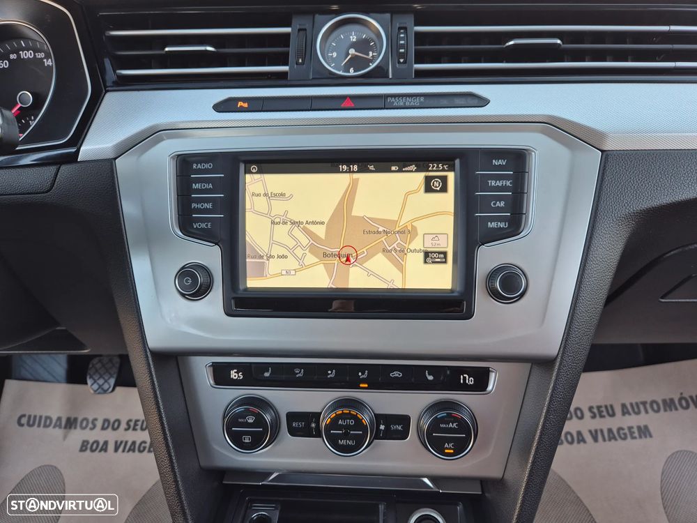 VW Passat Variant 2.0 TDI Confortline - 32