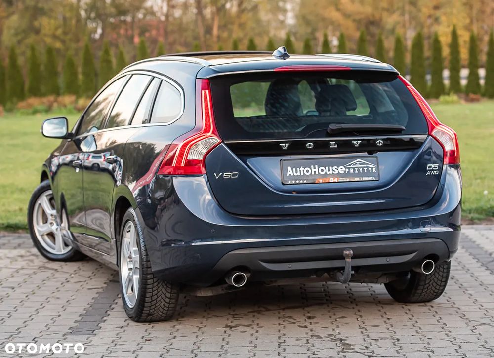 Volvo V60 D5 AWD Momentum - 8
