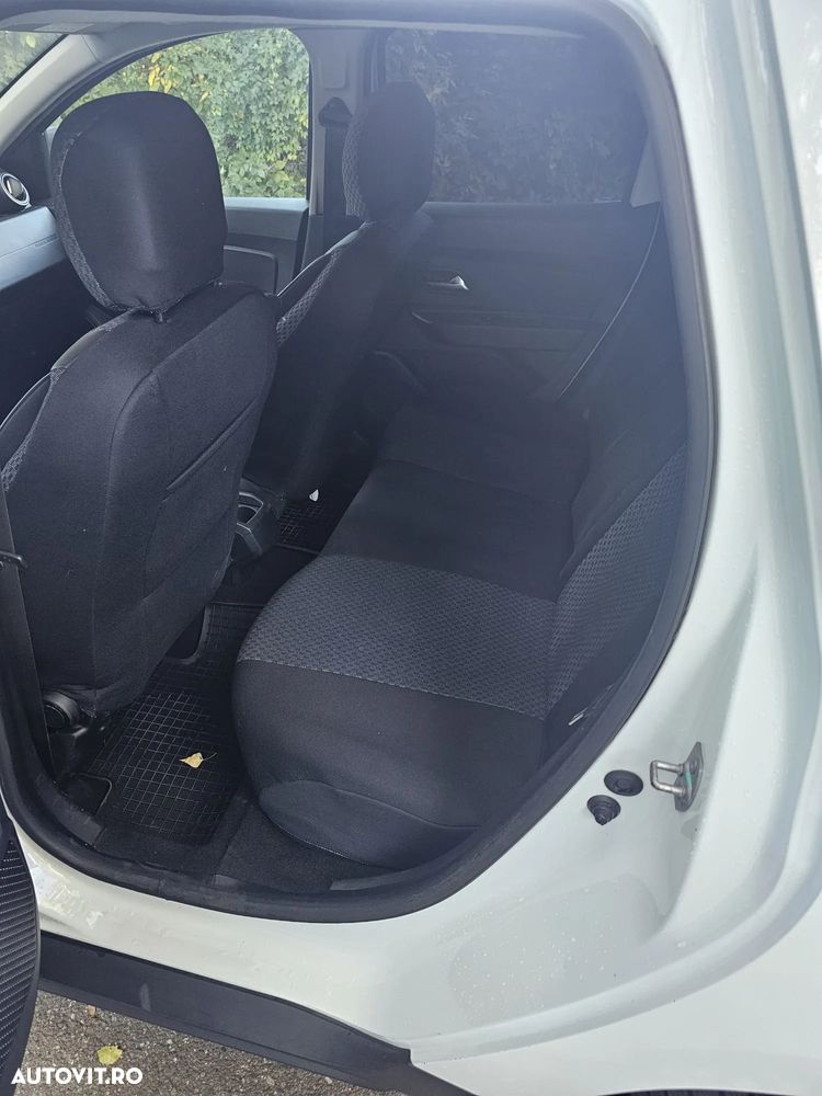 Dacia Duster 1.5 Blue dCi 4WD Essential - 6