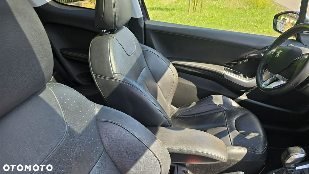 Peugeot 208 - 22