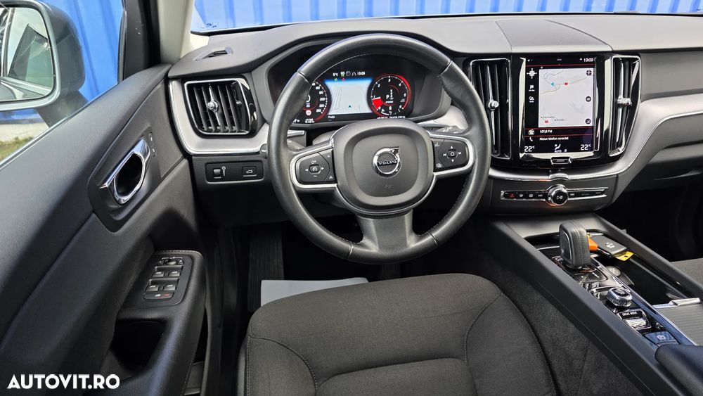 Volvo XC 60 B4 MHEV AT8 FWD Momentum Pro - 13