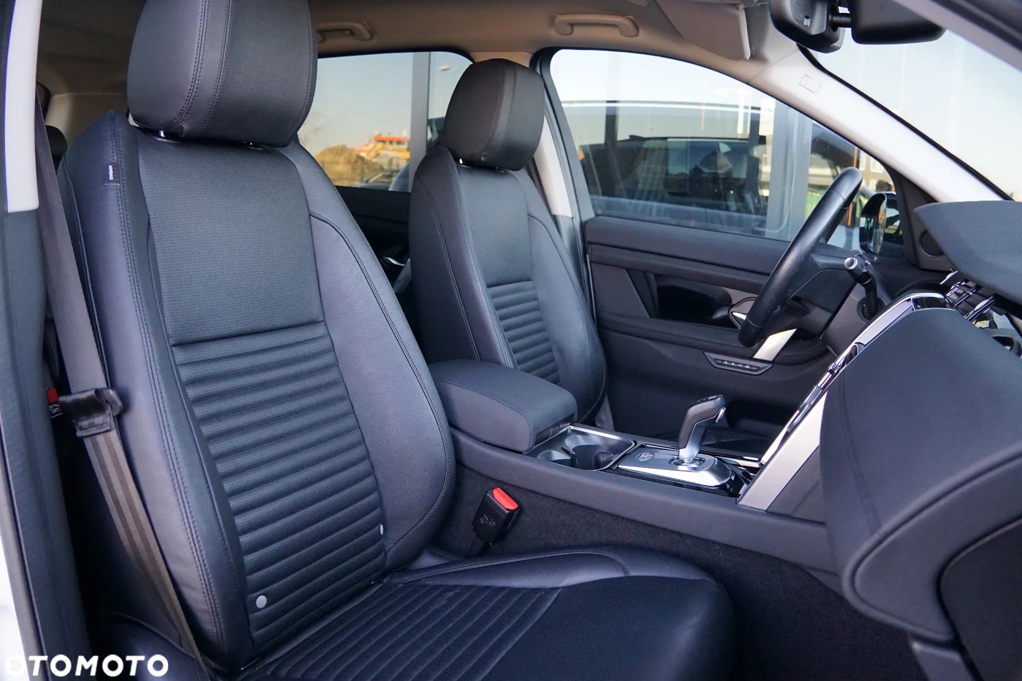Land Rover Discovery Sport - 28
